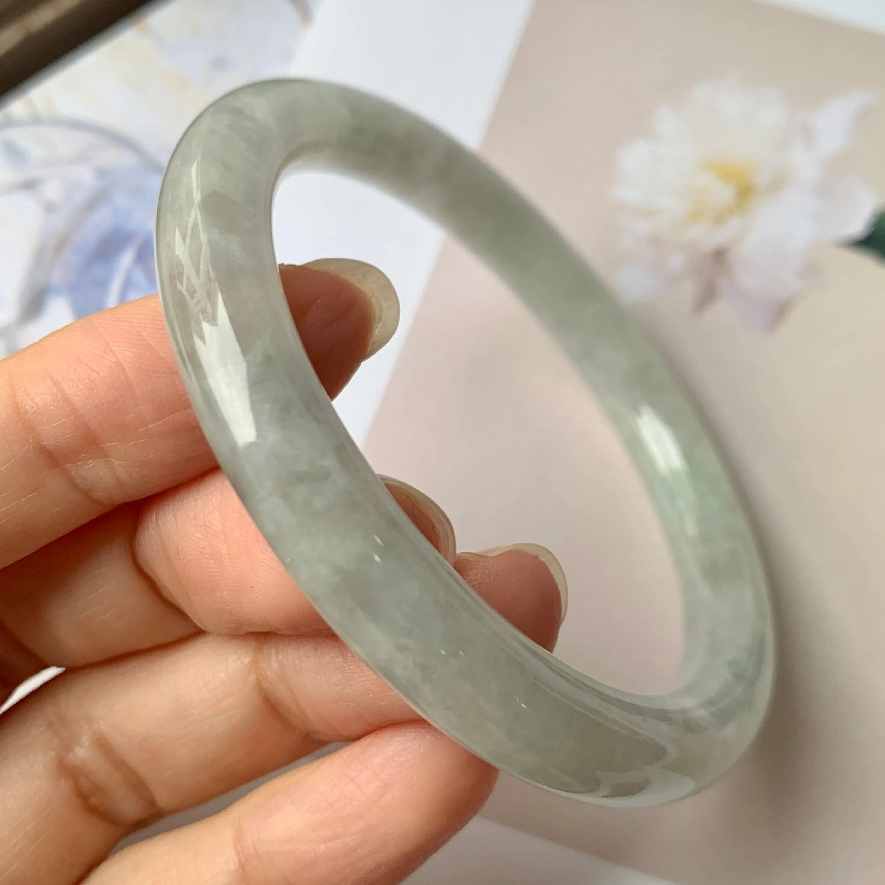 57.1 mm A-Grade Natural Light Green Jadeite Traditional Round Bangle No.151945