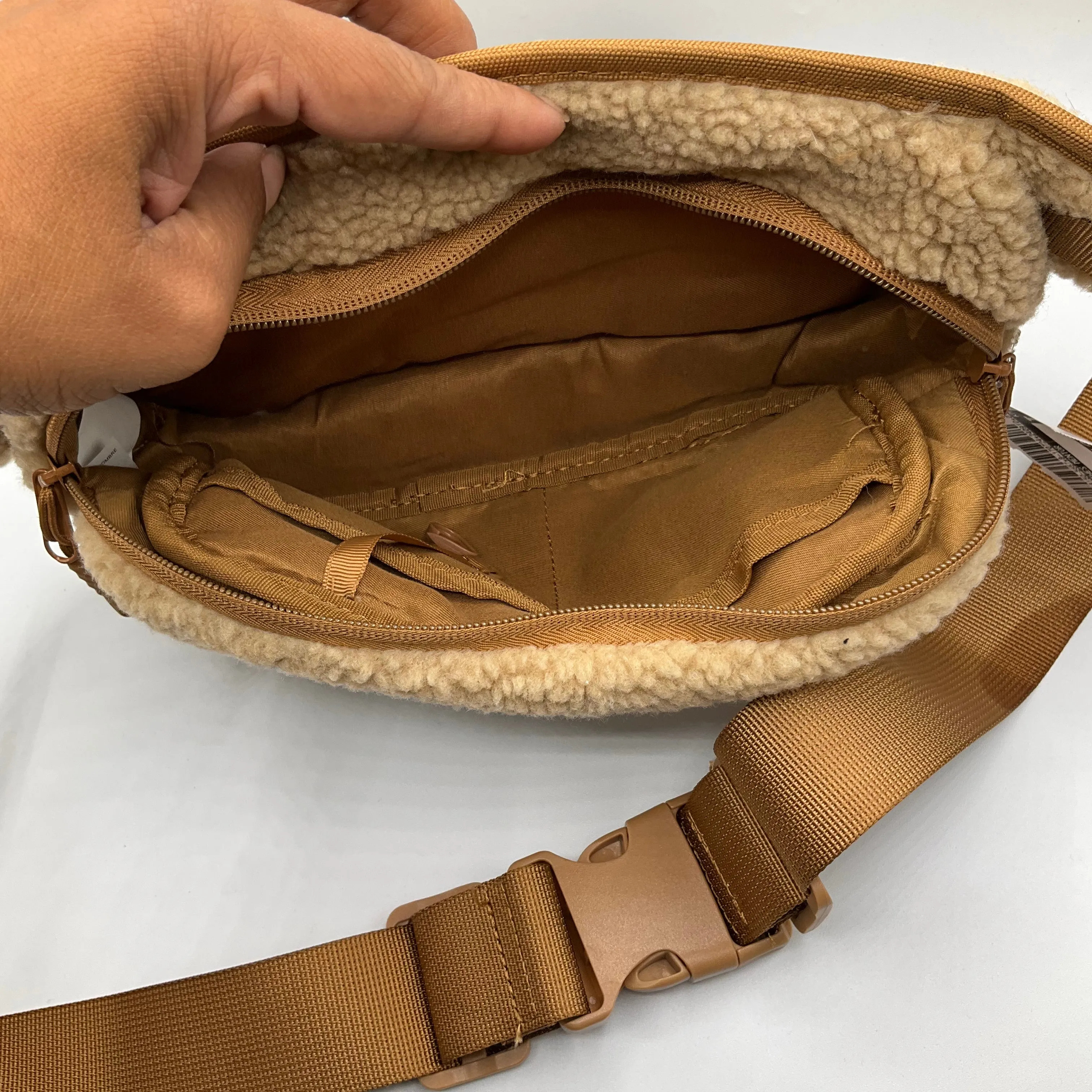 Belt Bag By Clothes Mentor, Size: Medium